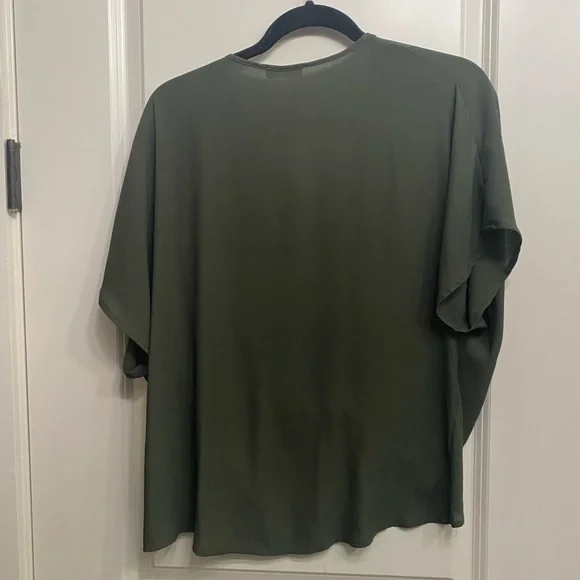 Lush Twist front Blouse - Picture 3 of 5